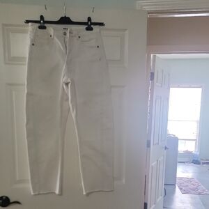 White Straight-Leg Women’s Jeans — Clean Classic Fit